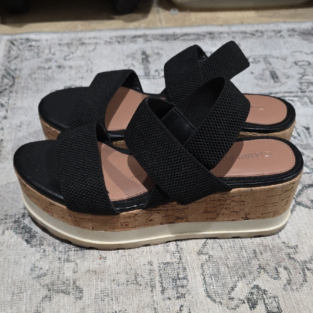 Gianni Bini Black Platform Shoes‎
